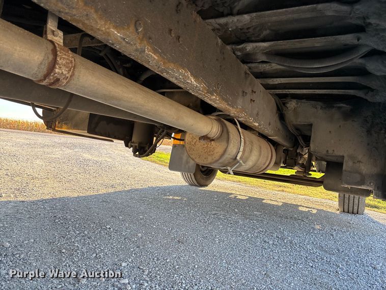 image for item EE4074 2003 Freightliner FS65 school bus