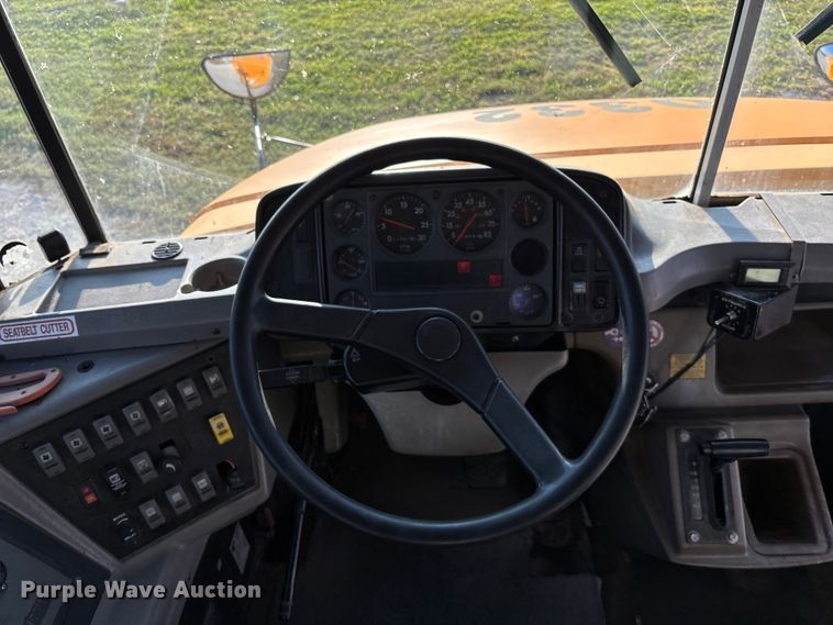 image for item EE4074 2003 Freightliner FS65 school bus