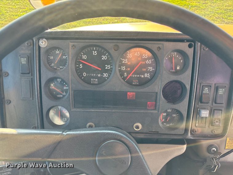 image for item EE4074 2003 Freightliner FS65 school bus