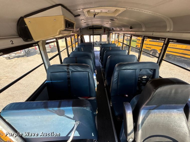 image for item EE4074 2003 Freightliner FS65 school bus