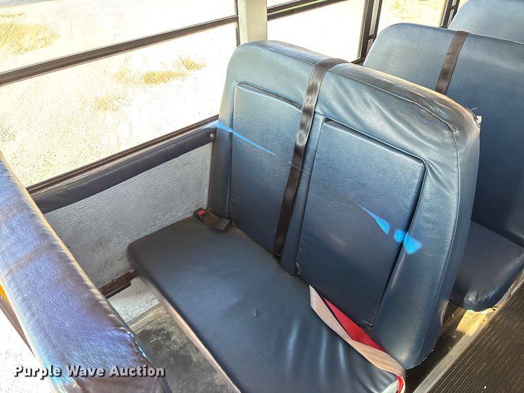 image for item EE4074 2003 Freightliner FS65 school bus