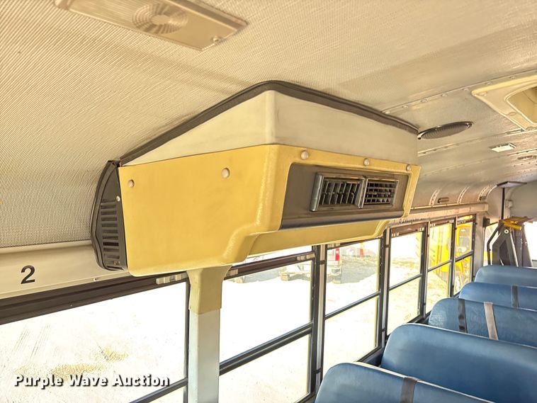 image for item EE4074 2003 Freightliner FS65 school bus
