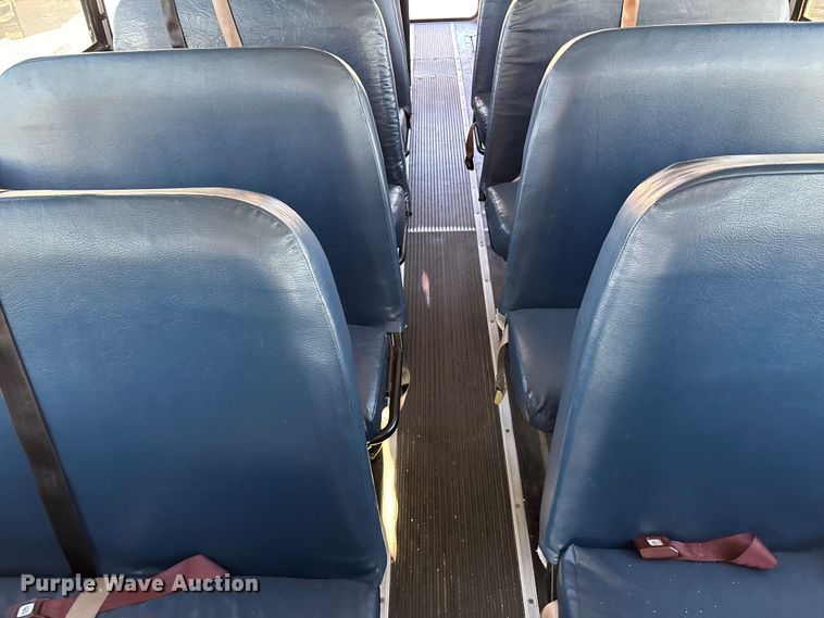 image for item EE4074 2003 Freightliner FS65 school bus