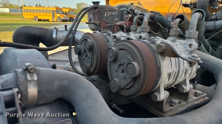 image for item EE4074 2003 Freightliner FS65 school bus