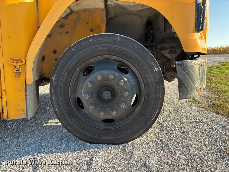 image for item EE4074 2003 Freightliner FS65 school bus