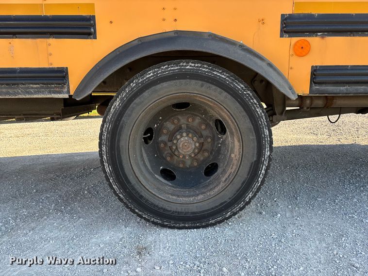 image for item EE4074 2003 Freightliner FS65 school bus