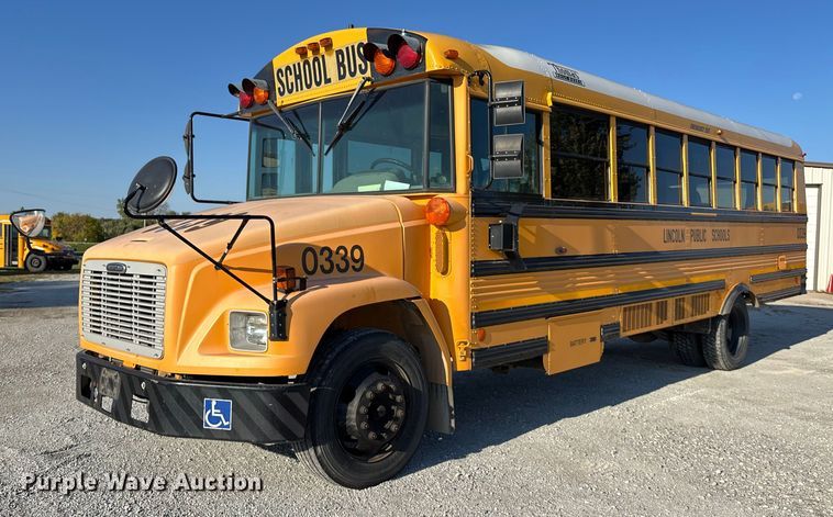 image for item EE4075 2003 Freightliner FS65 school bus
