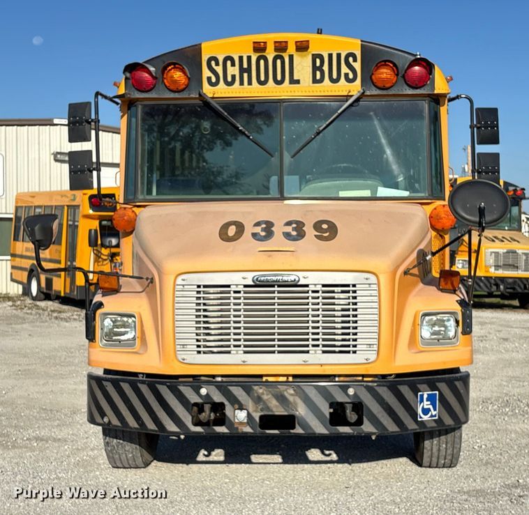 image for item EE4075 2003 Freightliner FS65 school bus