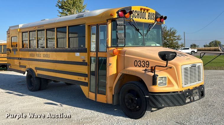 image for item EE4075 2003 Freightliner FS65 school bus