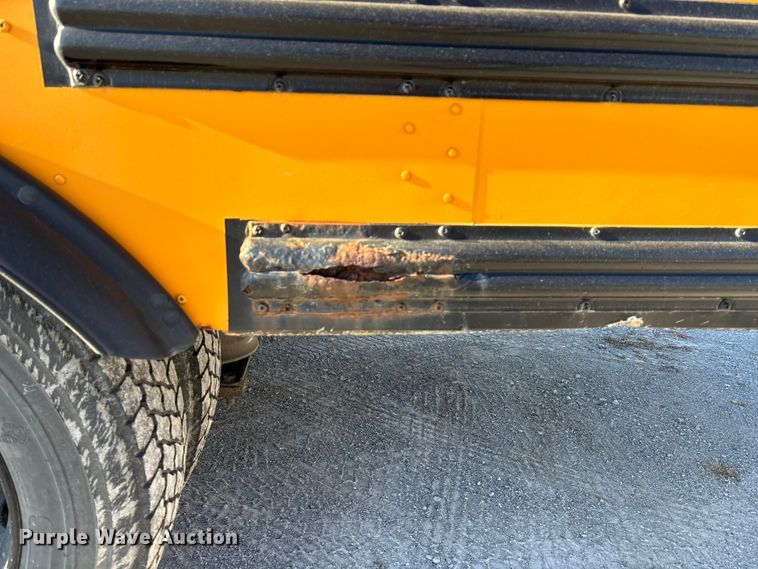 image for item EE4075 2003 Freightliner FS65 school bus