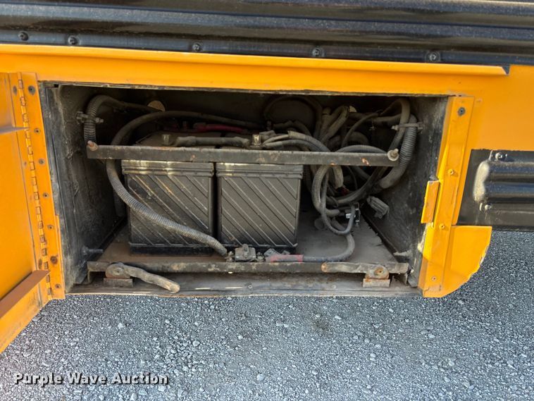 image for item EE4075 2003 Freightliner FS65 school bus