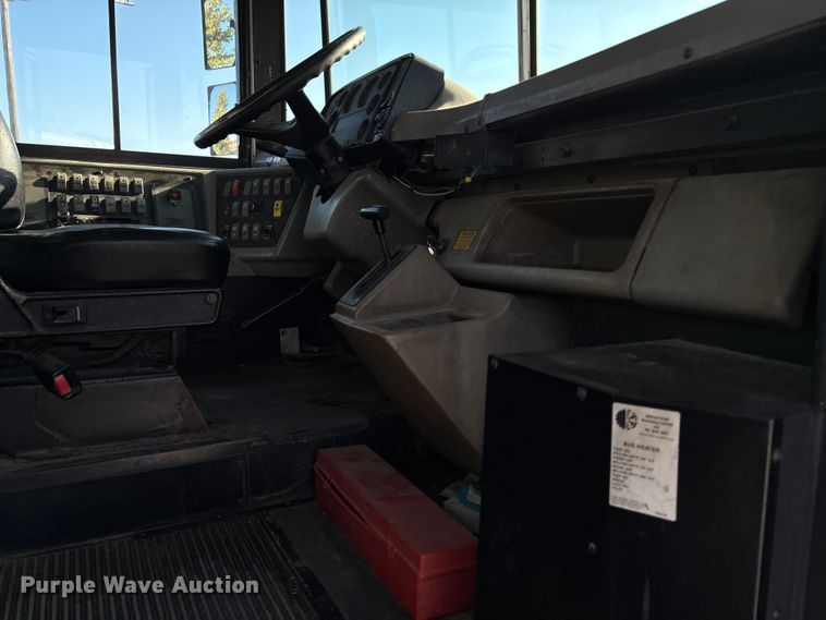 image for item EE4075 2003 Freightliner FS65 school bus