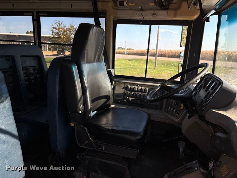image for item EE4075 2003 Freightliner FS65 school bus