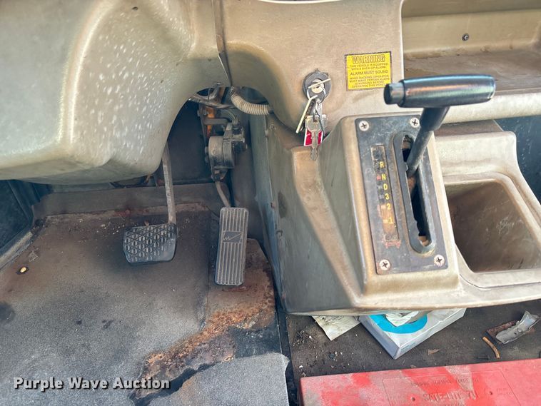 image for item EE4075 2003 Freightliner FS65 school bus