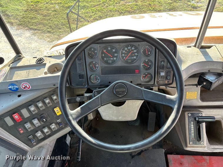 image for item EE4075 2003 Freightliner FS65 school bus