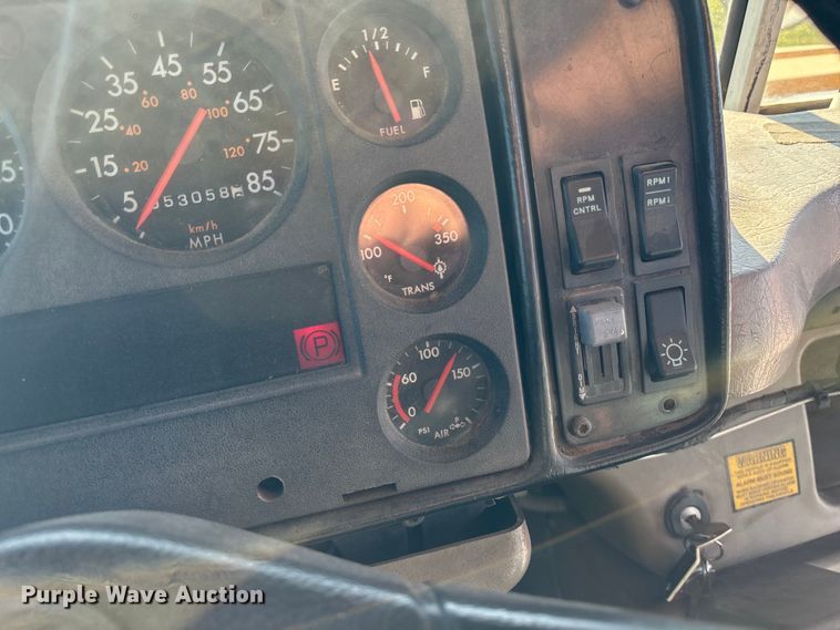 image for item EE4075 2003 Freightliner FS65 school bus