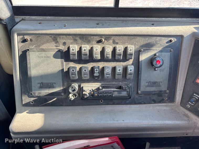 image for item EE4075 2003 Freightliner FS65 school bus