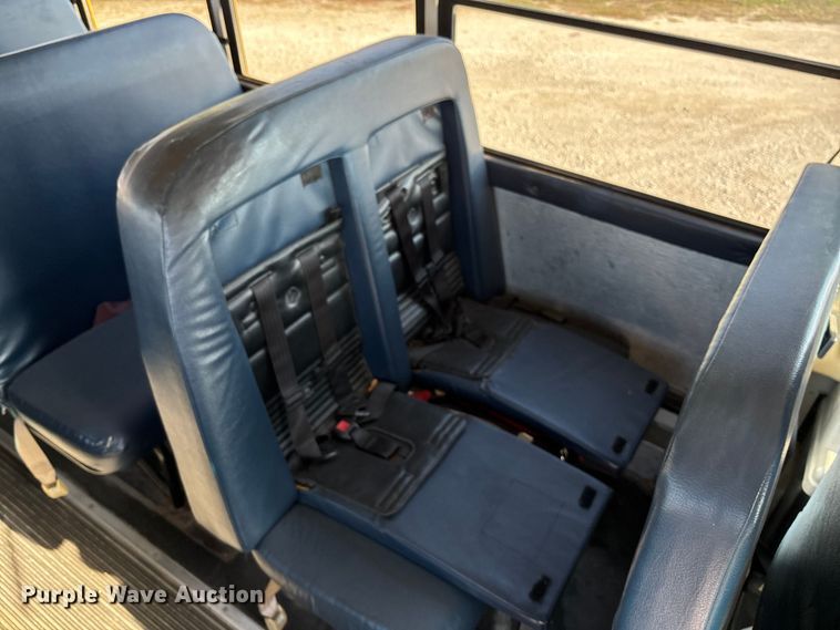 image for item EE4075 2003 Freightliner FS65 school bus