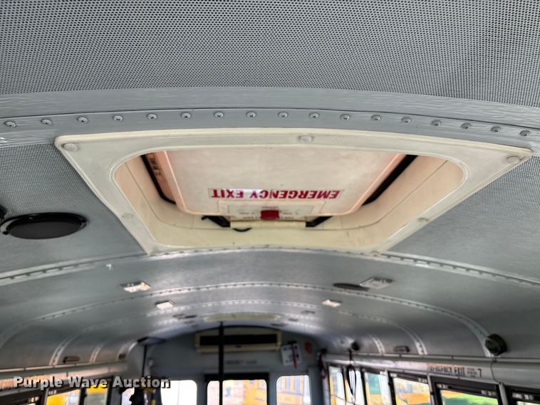 image for item EE4075 2003 Freightliner FS65 school bus