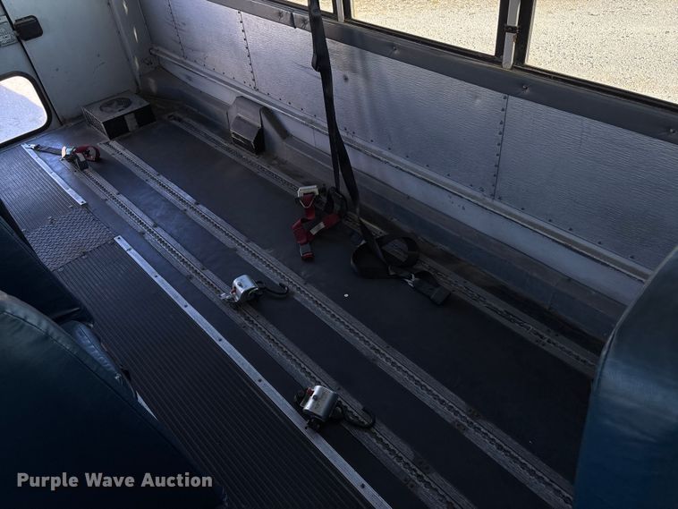 image for item EE4075 2003 Freightliner FS65 school bus