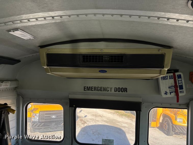 image for item EE4075 2003 Freightliner FS65 school bus