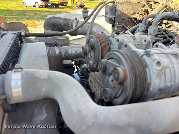 image for item EE4075 2003 Freightliner FS65 school bus