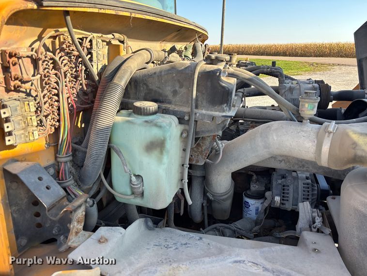 image for item EE4075 2003 Freightliner FS65 school bus