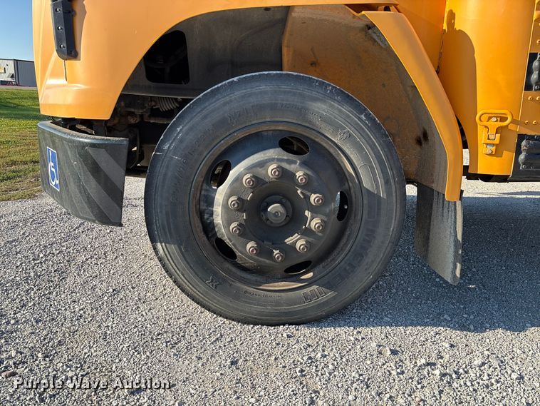 image for item EE4075 2003 Freightliner FS65 school bus