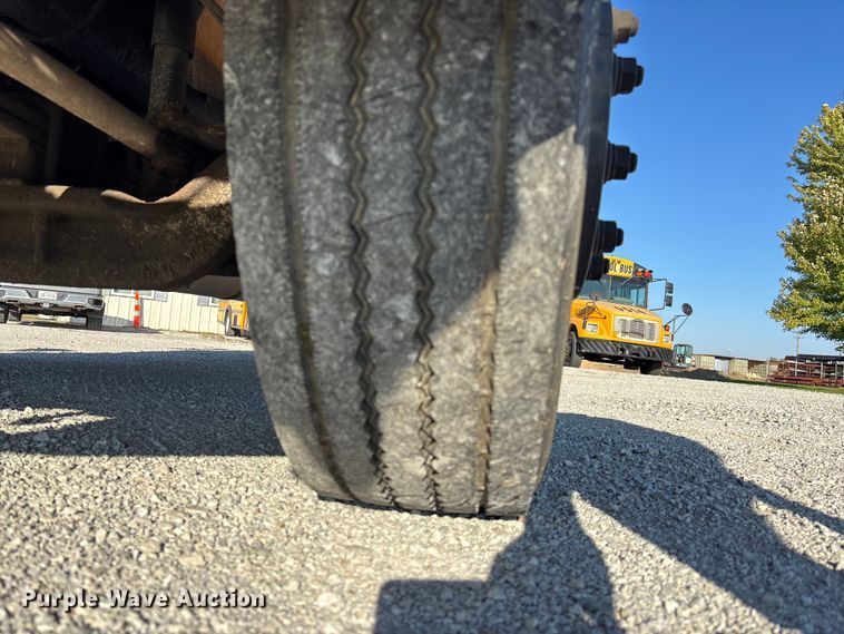 image for item EE4075 2003 Freightliner FS65 school bus