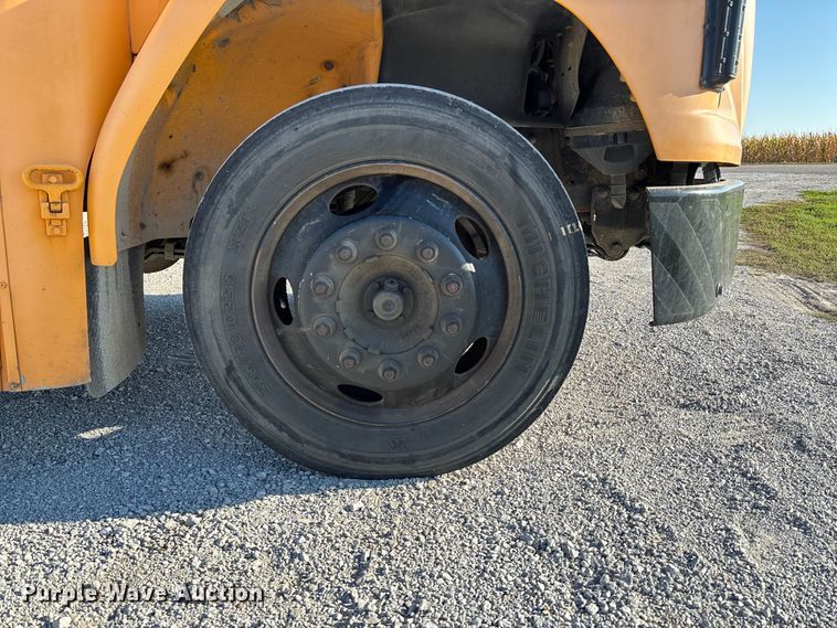 image for item EE4075 2003 Freightliner FS65 school bus