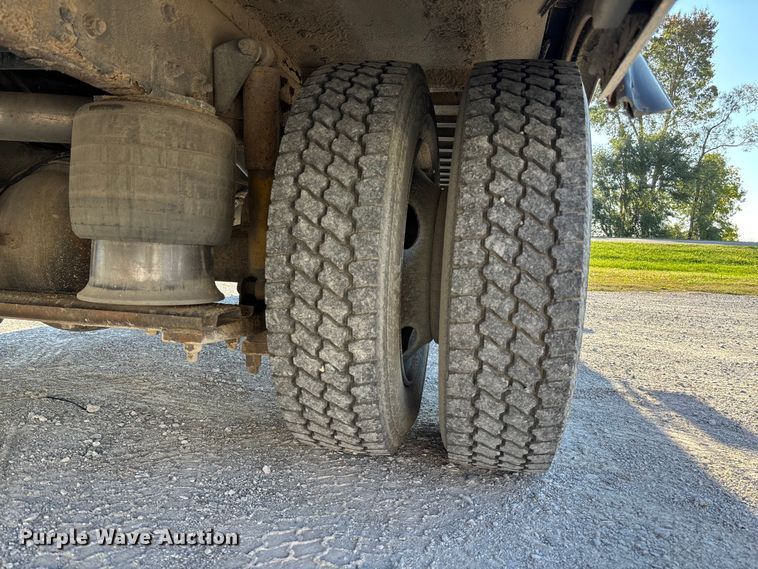 image for item EE4075 2003 Freightliner FS65 school bus