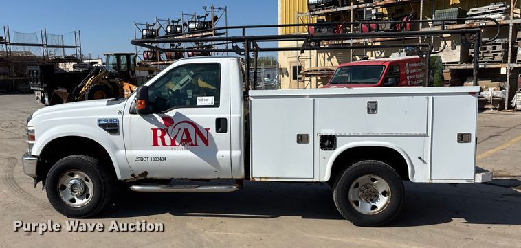 image for item EE4080 2009 Ford F350 utility bed pickup truck