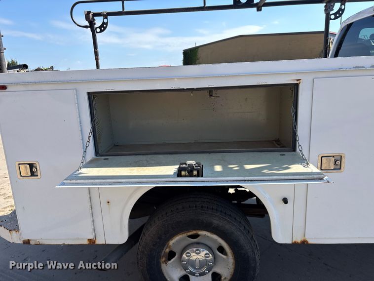 image for item EE4080 2009 Ford F350 utility bed pickup truck