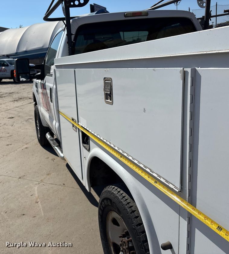 image for item EE4080 2009 Ford F350 utility bed pickup truck