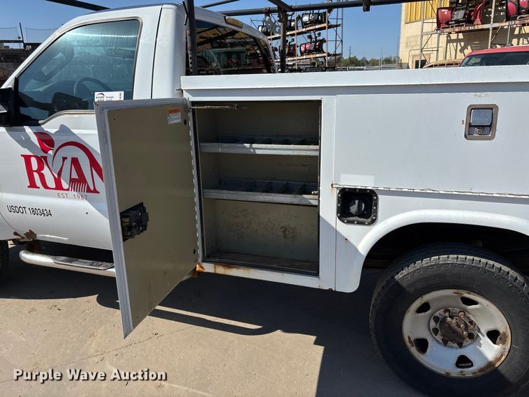 image for item EE4080 2009 Ford F350 utility bed pickup truck