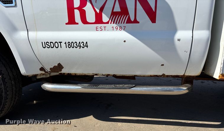 image for item EE4080 2009 Ford F350 utility bed pickup truck