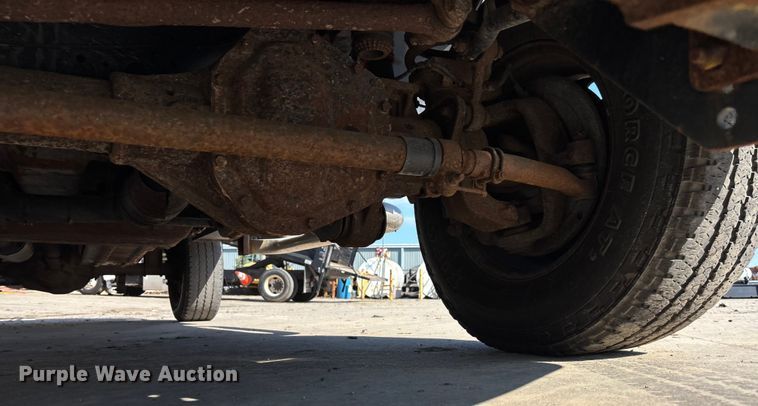 image for item EE4080 2009 Ford F350 utility bed pickup truck