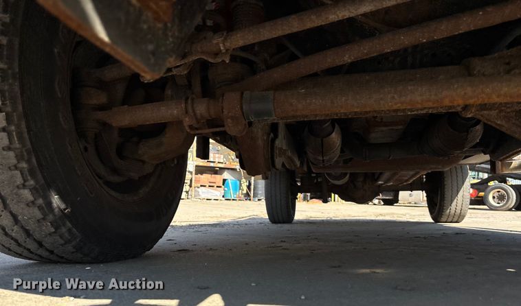 image for item EE4080 2009 Ford F350 utility bed pickup truck