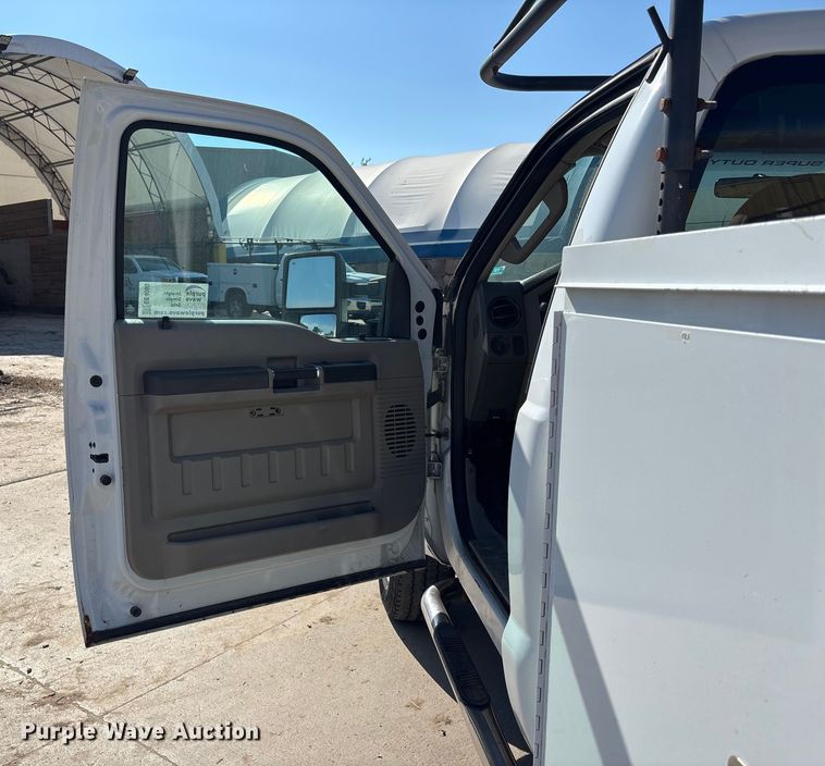 image for item EE4080 2009 Ford F350 utility bed pickup truck