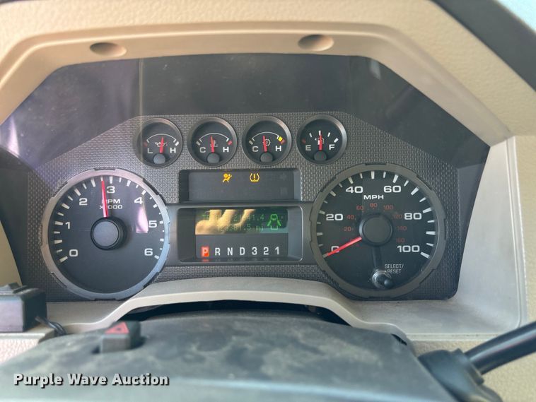 image for item EE4080 2009 Ford F350 utility bed pickup truck