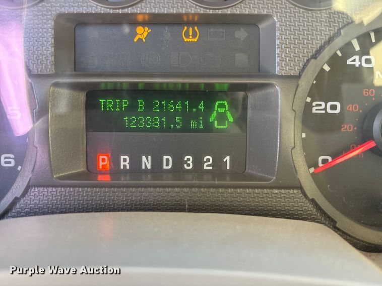 image for item EE4080 2009 Ford F350 utility bed pickup truck