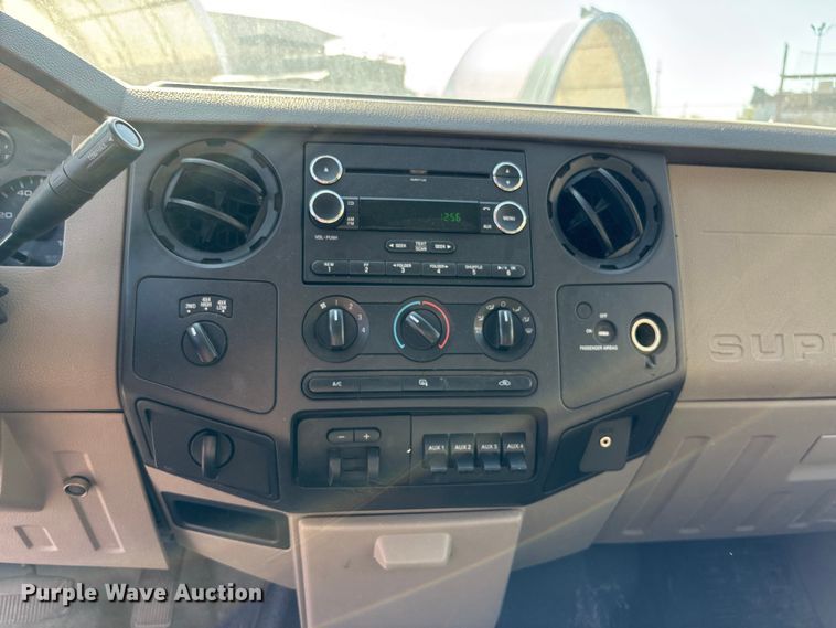 image for item EE4080 2009 Ford F350 utility bed pickup truck