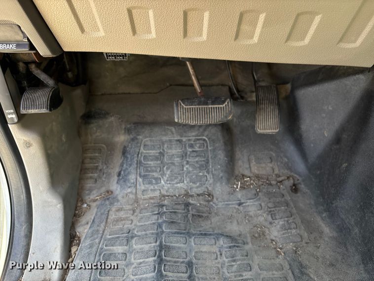 image for item EE4080 2009 Ford F350 utility bed pickup truck