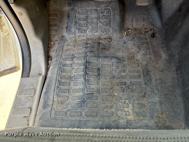 image for item EE4080 2009 Ford F350 utility bed pickup truck