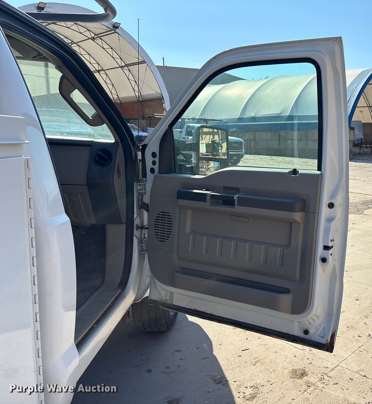 image for item EE4080 2009 Ford F350 utility bed pickup truck