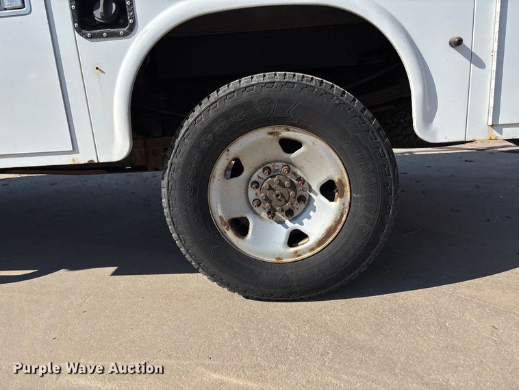 image for item EE4080 2009 Ford F350 utility bed pickup truck