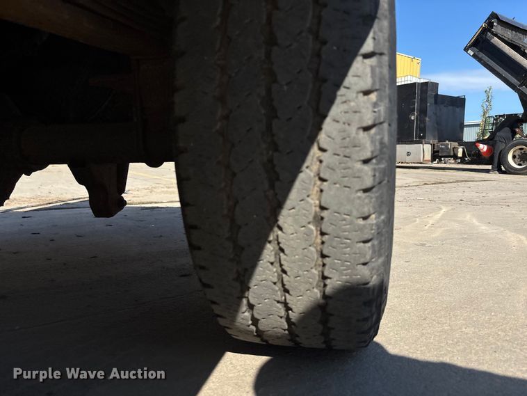 image for item EE4080 2009 Ford F350 utility bed pickup truck