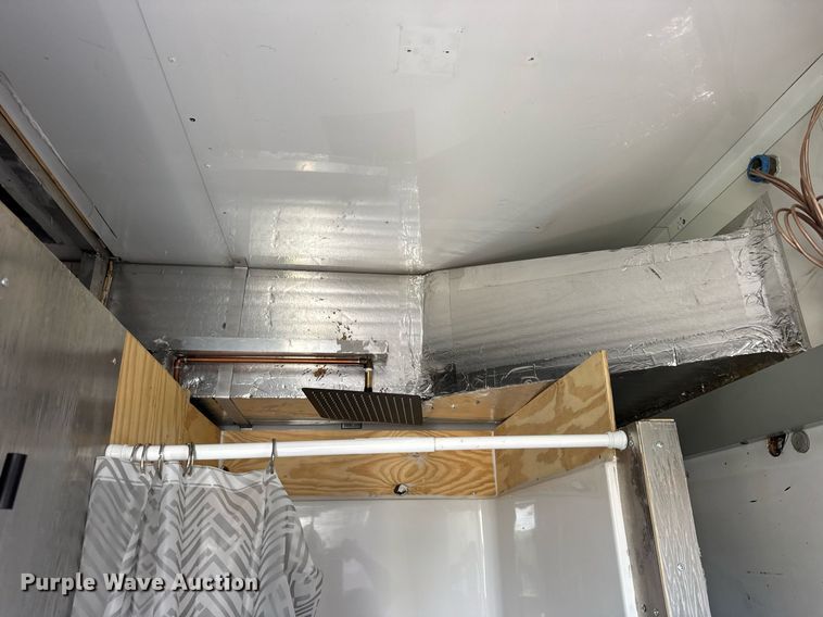 image for item EF2079 2013 Holland 40' CUPCOW bunk trailer