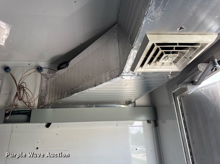 image for item EF2079 2013 Holland 40' CUPCOW bunk trailer