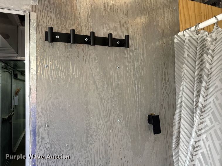 image for item EF2079 2013 Holland 40' CUPCOW bunk trailer